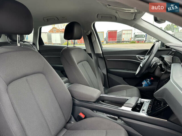 Ауди E-Tron, объемом двигателя 0 л и пробегом 113 тыс. км за 26000 $, фото 14 на Automoto.ua