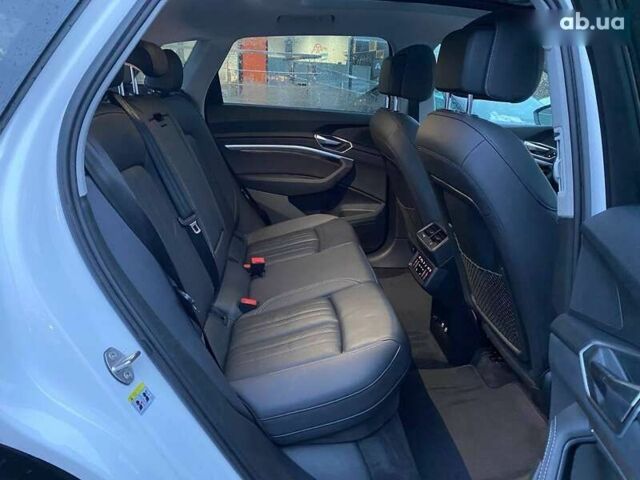 Ауді E-Tron, об'ємом двигуна 0 л та пробігом 55 тис. км за 29400 $, фото 21 на Automoto.ua