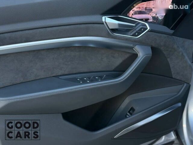 Ауди E-Tron, объемом двигателя 0 л и пробегом 43 тыс. км за 34000 $, фото 12 на Automoto.ua