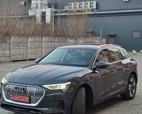 Ауді E-Tron 2020 у Ужгороді на Automoto.ua Ауді E-Tron, об'ємом двигуна 0 л та пробігом 61 тис. км за 27200 $, фото 16 на Automoto.ua