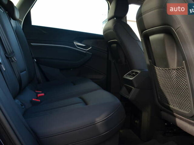 Ауди E-Tron, объемом двигателя 0 л и пробегом 72 тыс. км за 31405 $, фото 32 на Automoto.ua