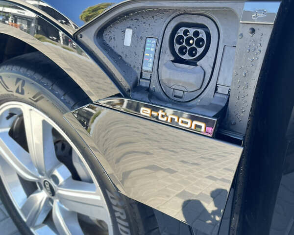Ауді E-Tron, об'ємом двигуна 0 л та пробігом 19 тис. км за 36400 $, фото 45 на Automoto.ua