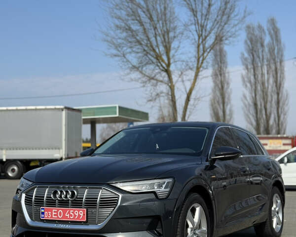 Ауди E-Tron, объемом двигателя 0 л и пробегом 144 тыс. км за 25000 $, фото 4 на Automoto.ua