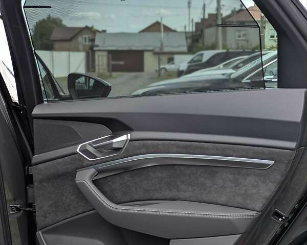 Ауди E-Tron, объемом двигателя 0 л и пробегом 62 тыс. км за 38900 $, фото 11 на Automoto.ua
