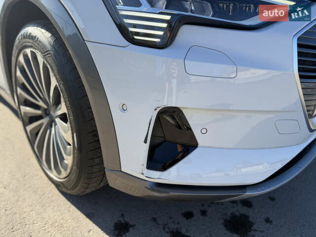 Ауді E-Tron, об'ємом двигуна 0 л та пробігом 129 тис. км за 28500 $, фото 24 на Automoto.ua