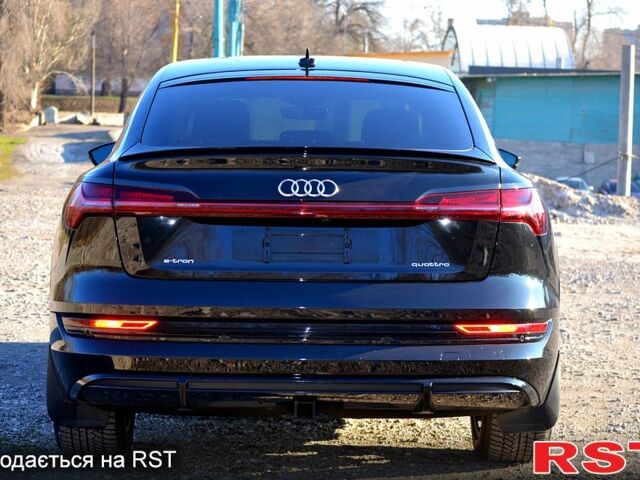 Ауди E-Tron 2021 в Днепре (Днепропетровске) на Automoto.ua Ауди E-Tron, объемом двигателя 1 л и пробегом 99 тыс. км за 36999 $, фото 4 на Automoto.ua