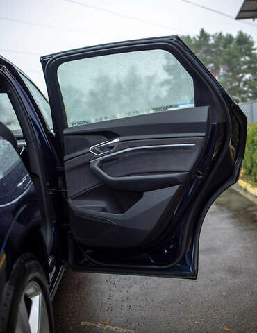 Ауді E-Tron, об'ємом двигуна 0 л та пробігом 81 тис. км за 34500 $, фото 19 на Automoto.ua