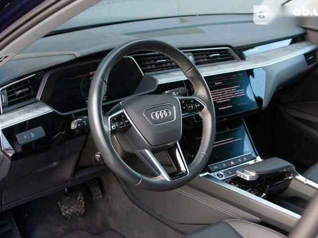 Ауди E-Tron, объемом двигателя 0 л и пробегом 22 тыс. км за 40400 $, фото 10 на Automoto.ua