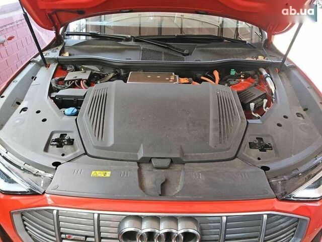 Ауди E-Tron, объемом двигателя 0 л и пробегом 52 тыс. км за 41288 $, фото 8 на Automoto.ua