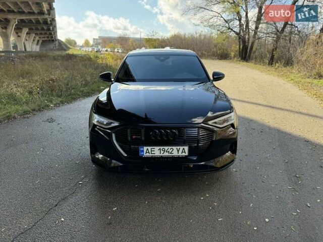 Ауди E-Tron, объемом двигателя 0 л и пробегом 65 тыс. км за 25599 $, фото 1 на Automoto.ua