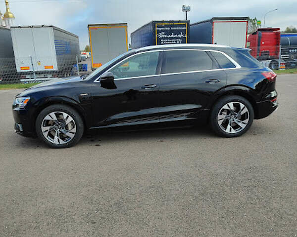 Ауди E-Tron, объемом двигателя 0 л и пробегом 56 тыс. км за 32000 $, фото 10 на Automoto.ua