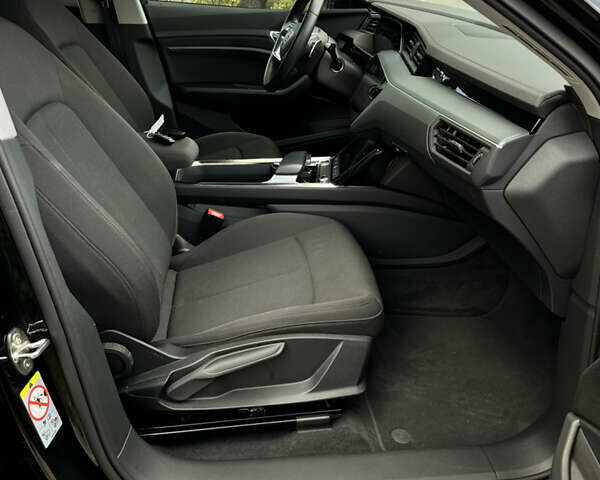 Ауди E-Tron, объемом двигателя 0 л и пробегом 35 тыс. км за 30000 $, фото 4 на Automoto.ua