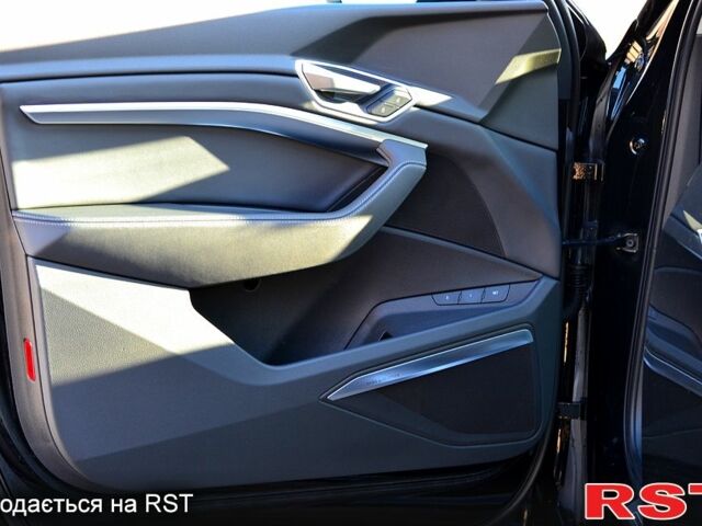 Ауди E-Tron 2021 в Днепре (Днепропетровске) на Automoto.ua Ауди E-Tron, объемом двигателя 1 л и пробегом 99 тыс. км за 36999 $, фото 11 на Automoto.ua