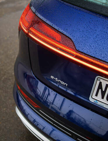 Ауді E-Tron, об'ємом двигуна 0 л та пробігом 81 тис. км за 34500 $, фото 8 на Automoto.ua