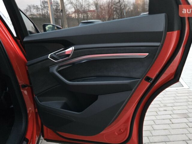 купить новое авто Ауди E-Tron 2021 года от официального дилера E-Car Ауди фото