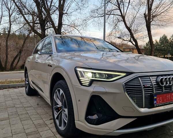 Ауді E-Tron, об'ємом двигуна 0 л та пробігом 29 тис. км за 51400 $, фото 5 на Automoto.ua