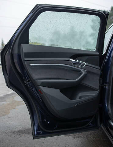 Ауді E-Tron, об'ємом двигуна 0 л та пробігом 81 тис. км за 34500 $, фото 28 на Automoto.ua