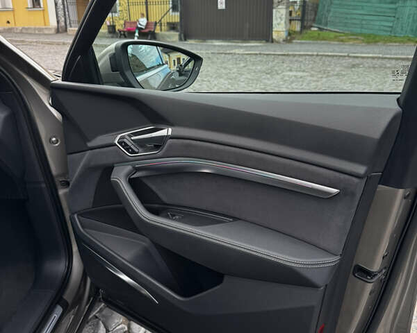 Ауди E-Tron, объемом двигателя 0 л и пробегом 34 тыс. км за 42300 $, фото 24 на Automoto.ua