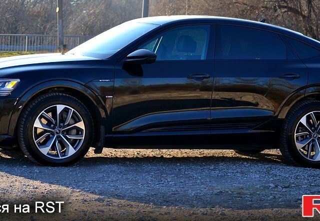 Ауди E-Tron 2021 в Днепре (Днепропетровске) на Automoto.ua Ауди E-Tron, объемом двигателя 1 л и пробегом 99 тыс. км за 36999 $, фото 5 на Automoto.ua