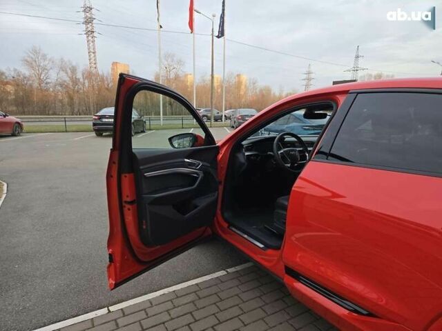 Ауди E-Tron, объемом двигателя 0 л и пробегом 130 тыс. км за 35488 $, фото 24 на Automoto.ua