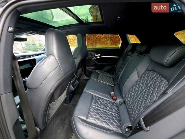 Ауди E-Tron, объемом двигателя 0 л и пробегом 73 тыс. км за 44700 $, фото 11 на Automoto.ua