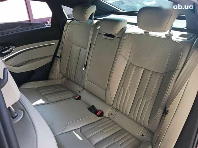 Ауди E-Tron, объемом двигателя 0 л и пробегом 52 тыс. км за 41288 $, фото 3 на Automoto.ua