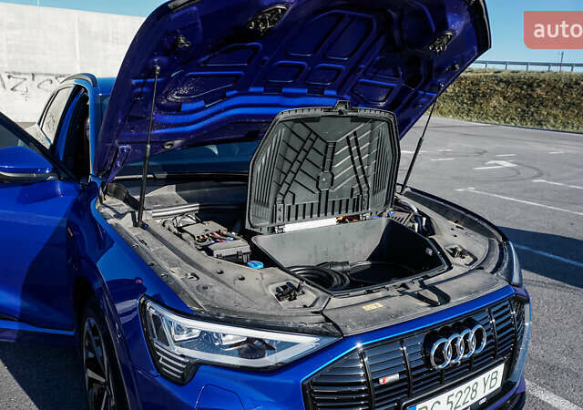 Ауди E-Tron, объемом двигателя 0 л и пробегом 60 тыс. км за 41500 $, фото 35 на Automoto.ua