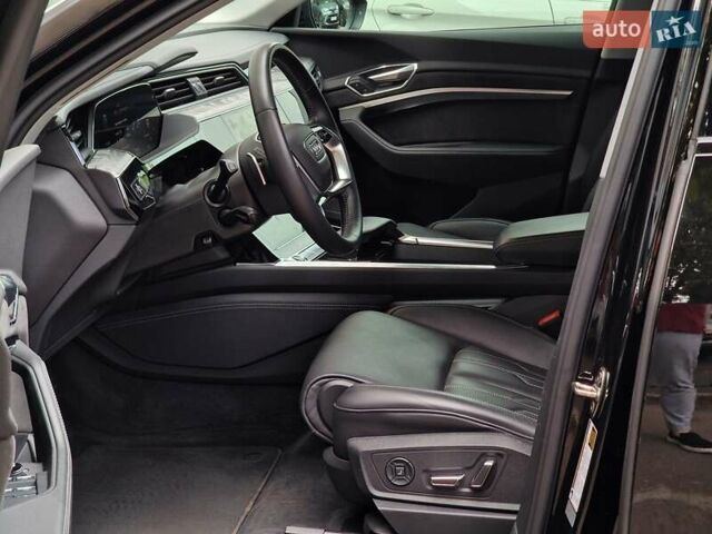 Ауди E-Tron, объемом двигателя 0 л и пробегом 40 тыс. км за 45990 $, фото 39 на Automoto.ua