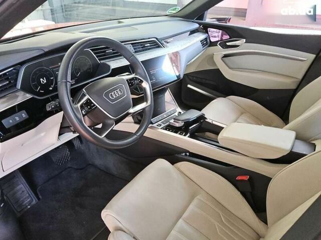 Ауди E-Tron, объемом двигателя 0 л и пробегом 52 тыс. км за 41288 $, фото 2 на Automoto.ua