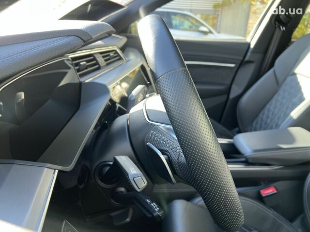 Ауди E-Tron, объемом двигателя 0 л и пробегом 30 тыс. км за 59665 $, фото 28 на Automoto.ua