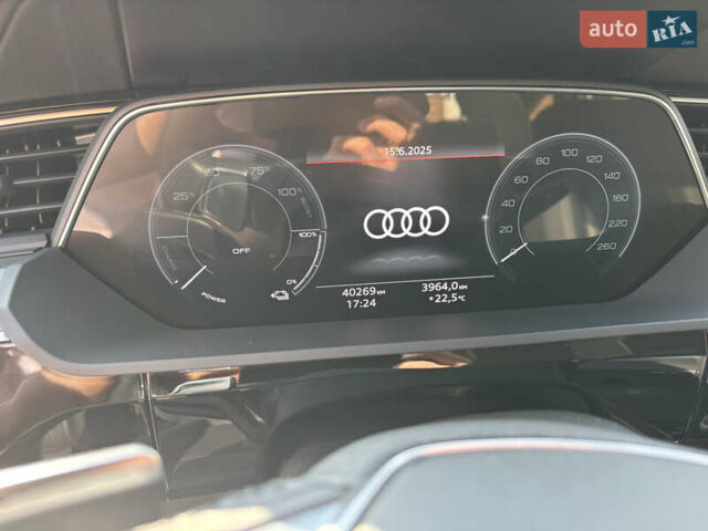 Ауди E-Tron, объемом двигателя 0 л и пробегом 40 тыс. км за 35000 $, фото 10 на Automoto.ua