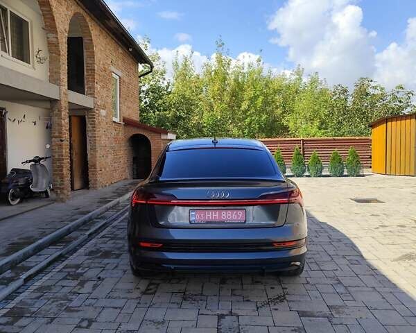Ауди E-Tron, объемом двигателя 0 л и пробегом 97 тыс. км за 39000 $, фото 6 на Automoto.ua