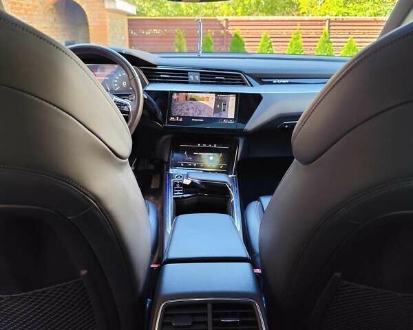 Ауди E-Tron, объемом двигателя 0 л и пробегом 97 тыс. км за 39000 $, фото 14 на Automoto.ua