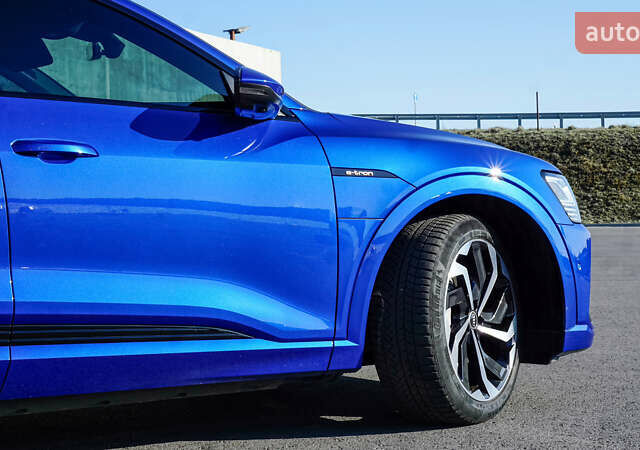 Ауди E-Tron, объемом двигателя 0 л и пробегом 60 тыс. км за 41500 $, фото 10 на Automoto.ua