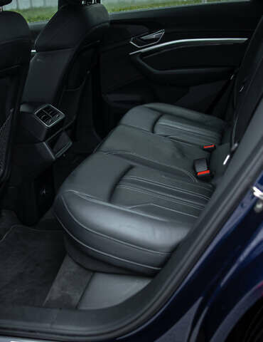 Ауді E-Tron, об'ємом двигуна 0 л та пробігом 81 тис. км за 34500 $, фото 22 на Automoto.ua