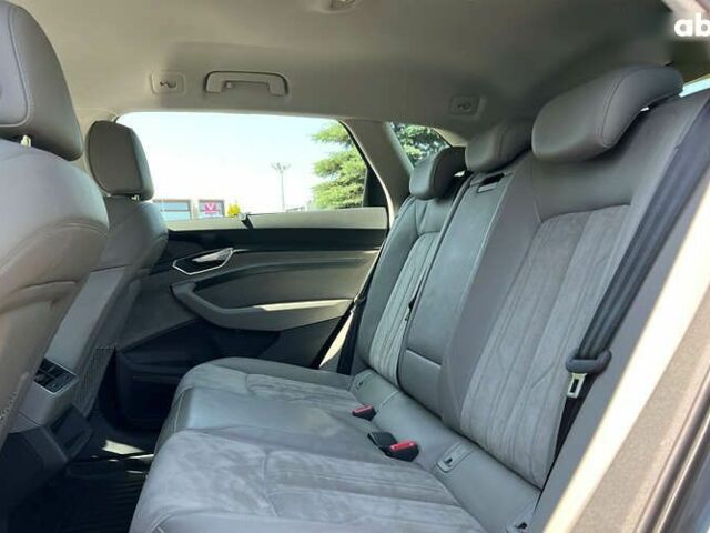 Ауди E-Tron, объемом двигателя 0 л и пробегом 57 тыс. км за 37900 $, фото 11 на Automoto.ua