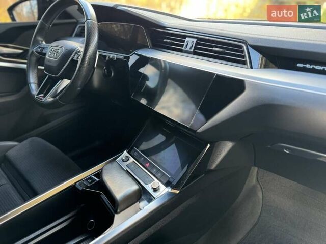 Ауди E-Tron, объемом двигателя 0 л и пробегом 65 тыс. км за 25599 $, фото 25 на Automoto.ua