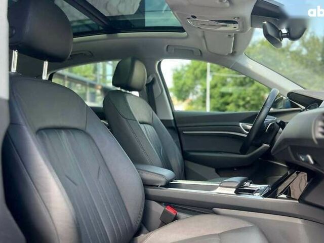 Ауди E-Tron, объемом двигателя 0 л и пробегом 45 тыс. км за 34300 $, фото 20 на Automoto.ua
