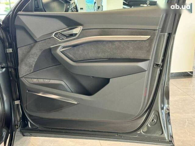 Ауди E-Tron, объемом двигателя 0 л и пробегом 72 тыс. км за 42200 $, фото 28 на Automoto.ua