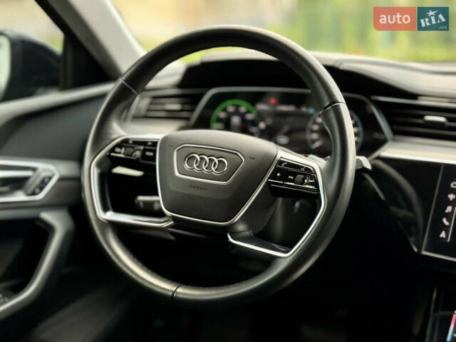 Ауди E-Tron, объемом двигателя 0 л и пробегом 35 тыс. км за 30000 $, фото 2 на Automoto.ua