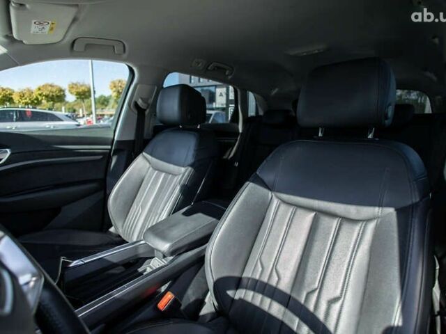 Ауди E-Tron, объемом двигателя 0 л и пробегом 120 тыс. км за 32900 $, фото 9 на Automoto.ua