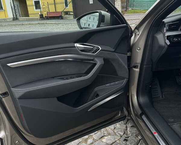 Ауди E-Tron, объемом двигателя 0 л и пробегом 34 тыс. км за 42300 $, фото 14 на Automoto.ua
