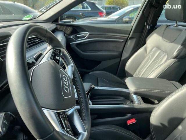Ауди E-Tron, объемом двигателя 0 л и пробегом 26 тыс. км за 64773 $, фото 5 на Automoto.ua