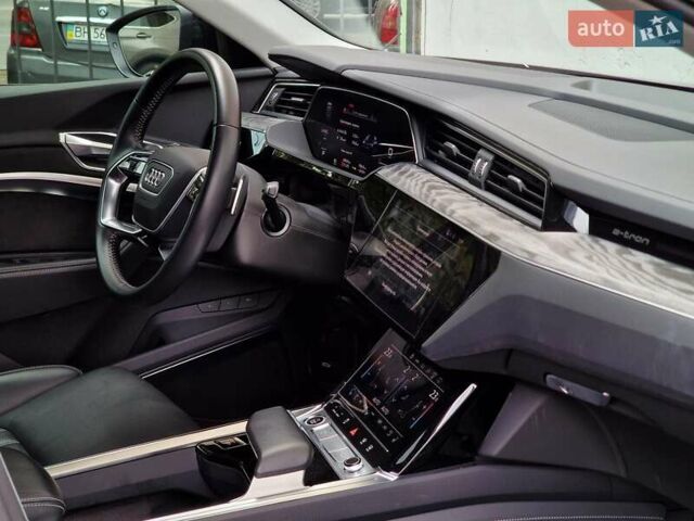 Ауди E-Tron, объемом двигателя 0 л и пробегом 40 тыс. км за 45990 $, фото 42 на Automoto.ua