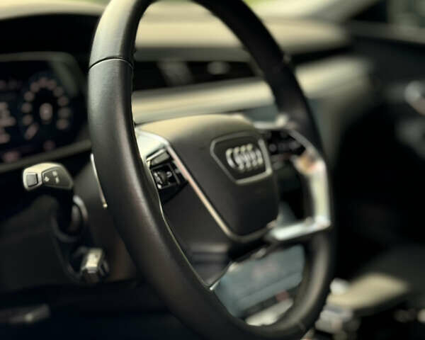 Ауди E-Tron, объемом двигателя 0 л и пробегом 35 тыс. км за 30000 $, фото 23 на Automoto.ua