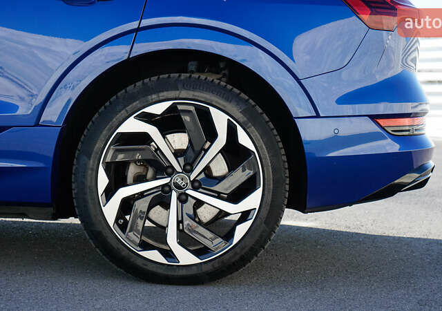 Ауди E-Tron, объемом двигателя 0 л и пробегом 60 тыс. км за 41500 $, фото 14 на Automoto.ua