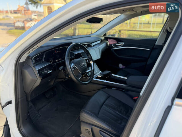 Ауді E-Tron, об'ємом двигуна 0 л та пробігом 129 тис. км за 28500 $, фото 15 на Automoto.ua