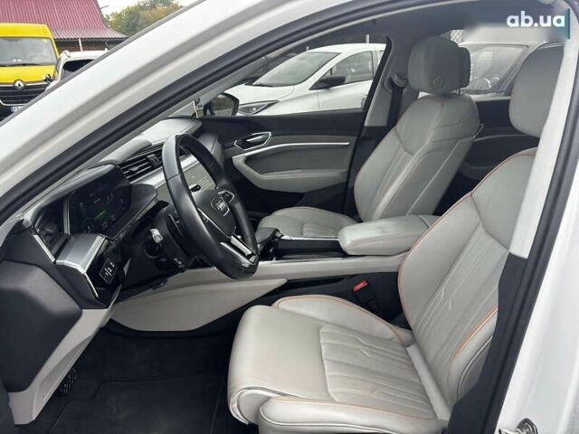 Ауди E-Tron, объемом двигателя 0 л и пробегом 101 тыс. км за 38500 $, фото 13 на Automoto.ua
