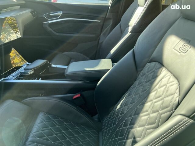 Ауди E-Tron, объемом двигателя 0 л и пробегом 30 тыс. км за 59665 $, фото 27 на Automoto.ua