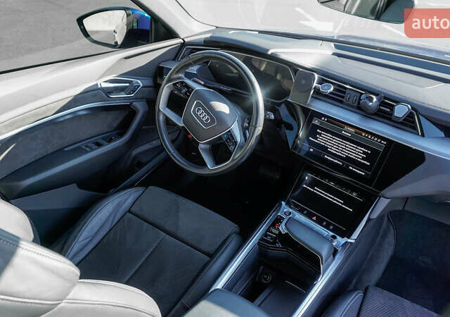 Ауди E-Tron, объемом двигателя 0 л и пробегом 60 тыс. км за 41500 $, фото 26 на Automoto.ua